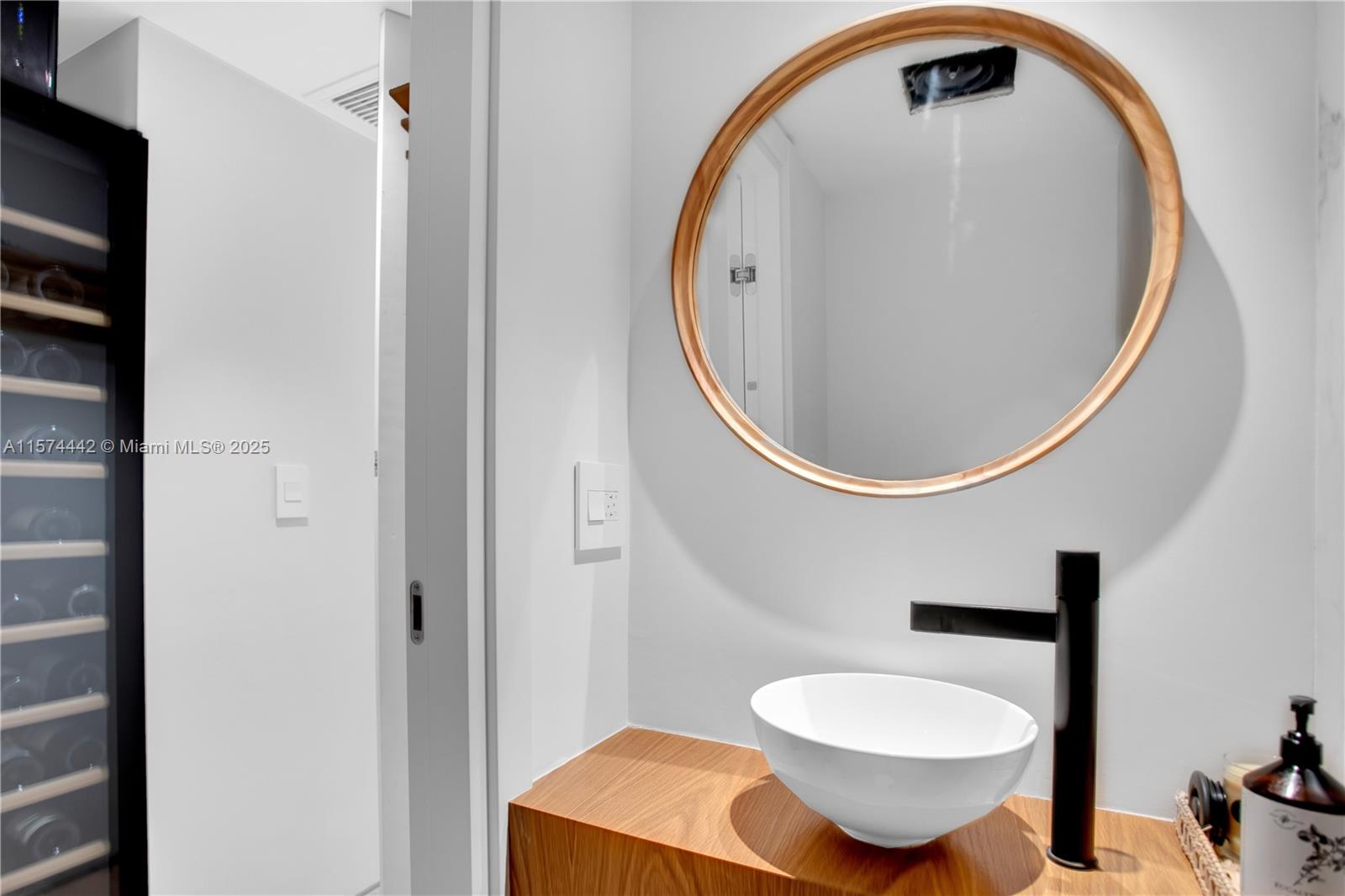 CARLISLE ON THE OCEAN CON - Residential