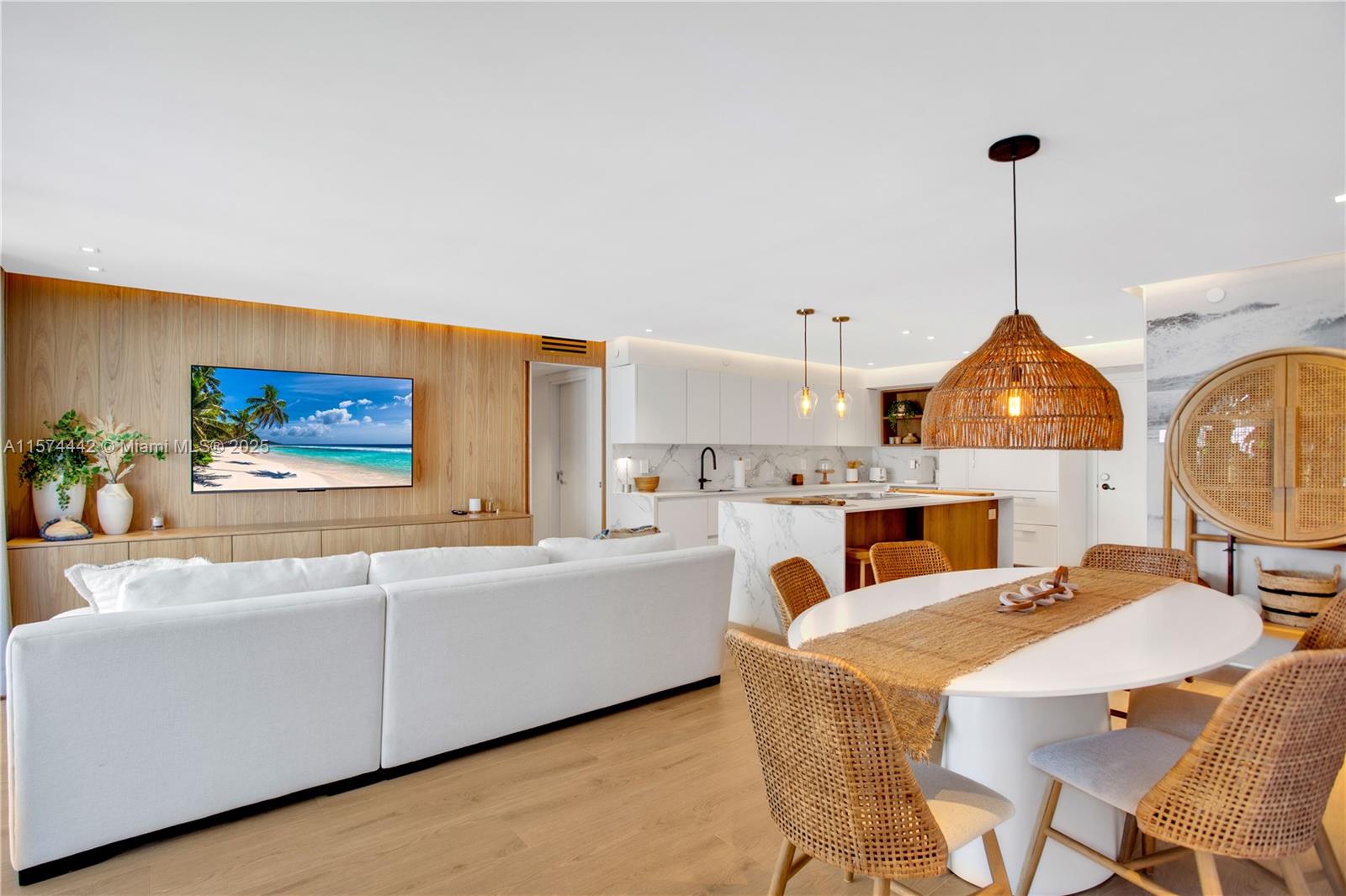 CARLISLE ON THE OCEAN CON - Residential