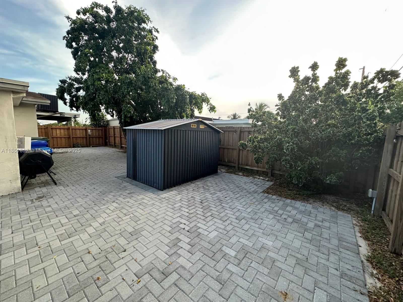 MIDLAND 1ST ADD 40-13B - Residential Lease