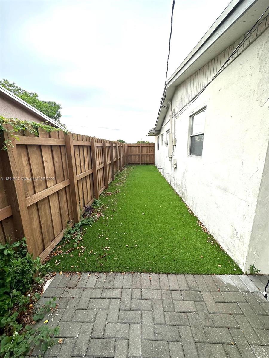 MIDLAND 1ST ADD 40-13B - Residential Lease