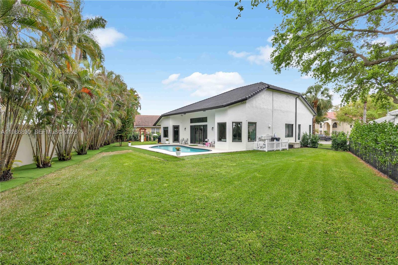 LEXINGTON HOMES ESTATES - Residential