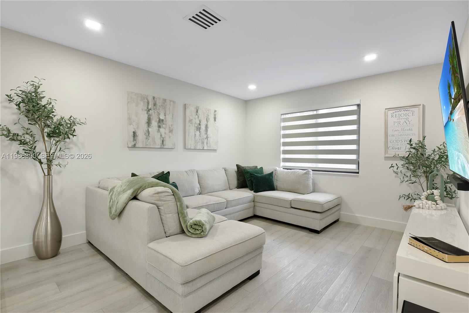 LEXINGTON HOMES ESTATES - Residential