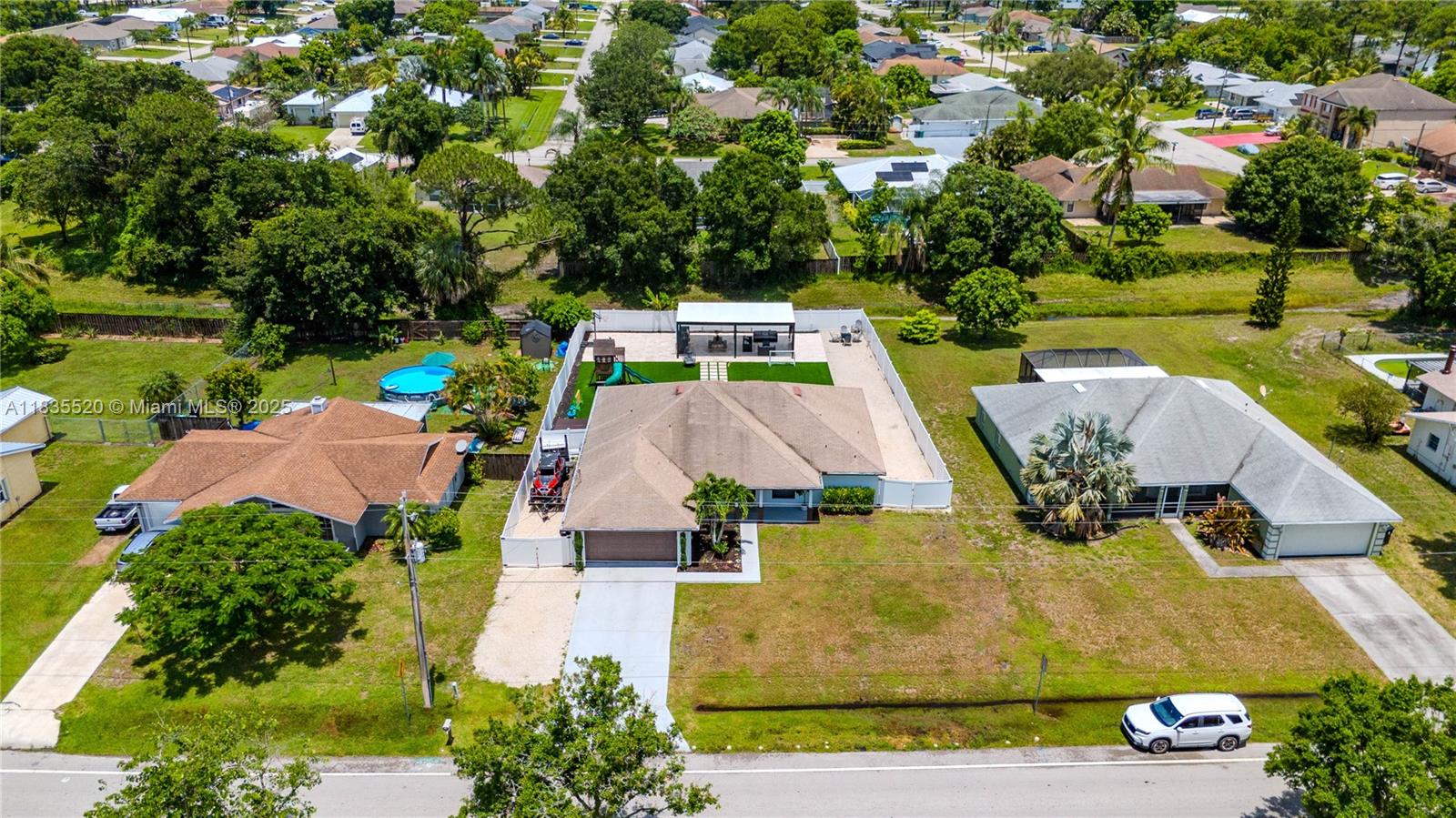 1149 SE Sandia Dr, Port St Lucie, FL, 34983/$700,000 3 1149 SE Sandia Dr