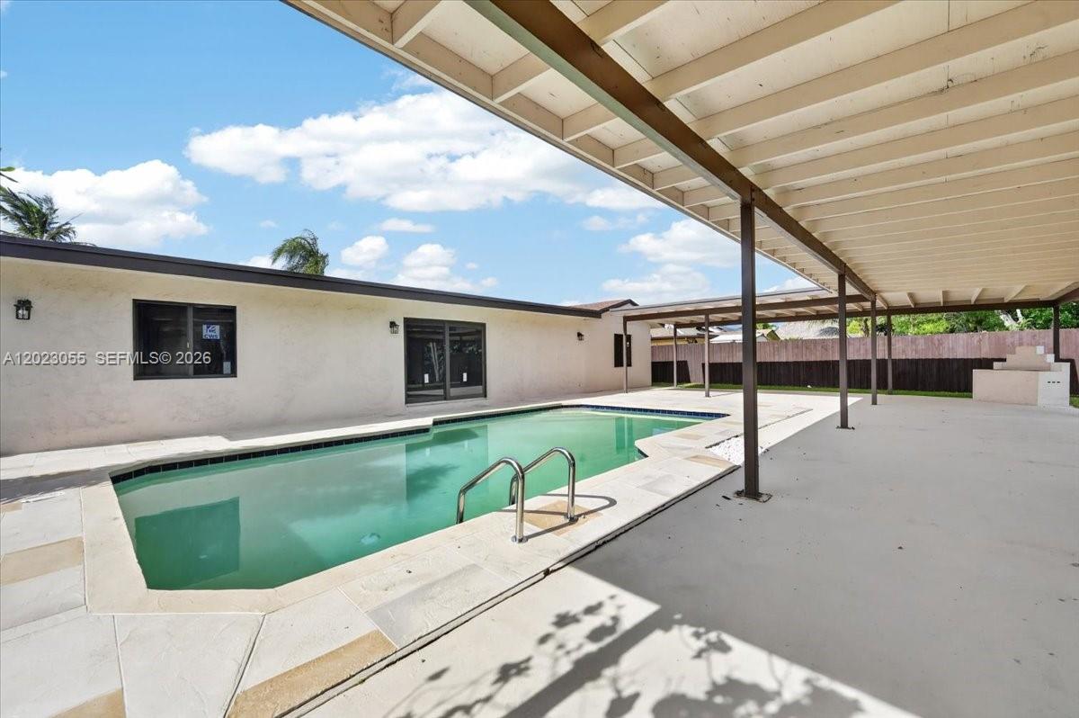 PALM AIRE VILLAGE - Residential