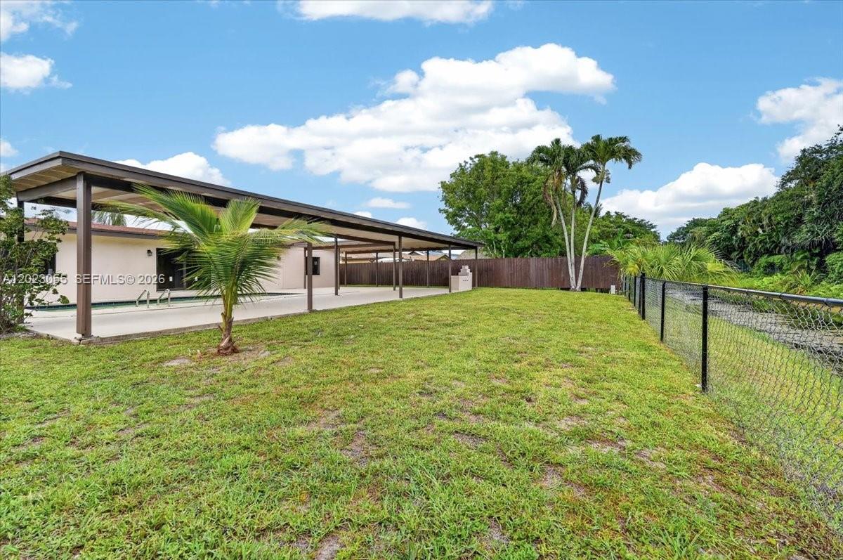 PALM AIRE VILLAGE - Residential