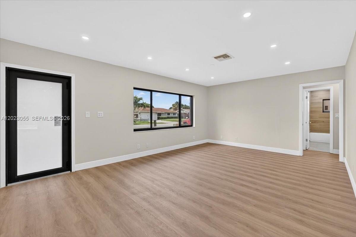 PALM AIRE VILLAGE - Residential