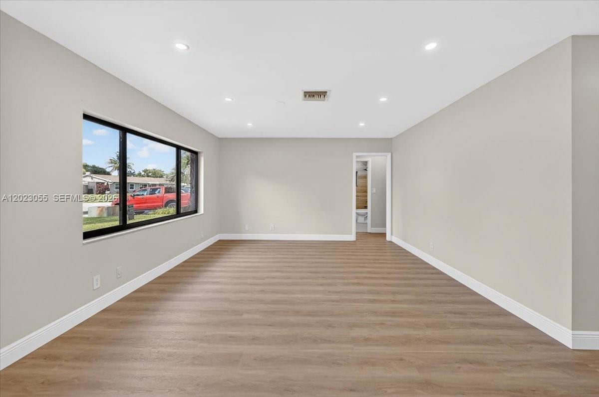 PALM AIRE VILLAGE - Residential