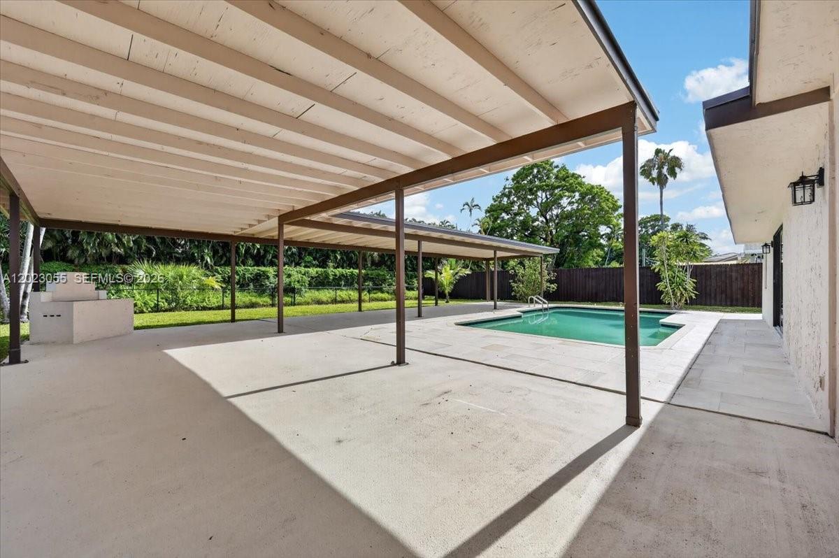 PALM AIRE VILLAGE - Residential