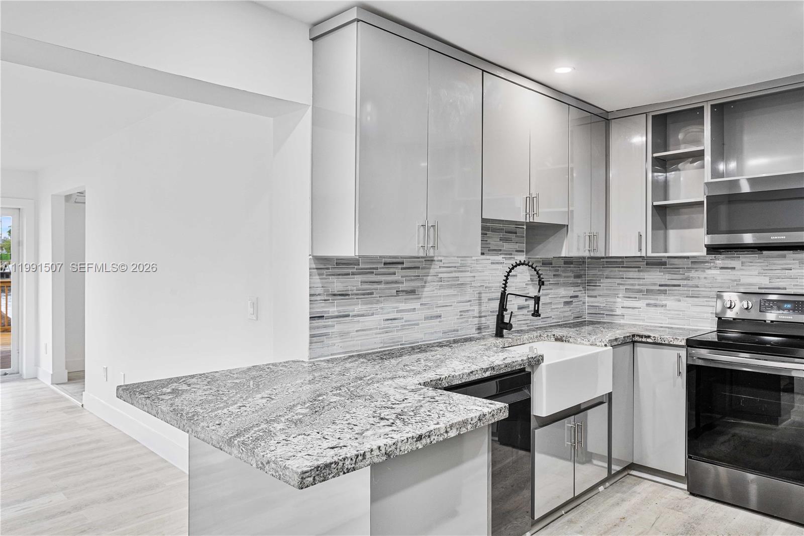 PLAYLAND ISLES - Residential