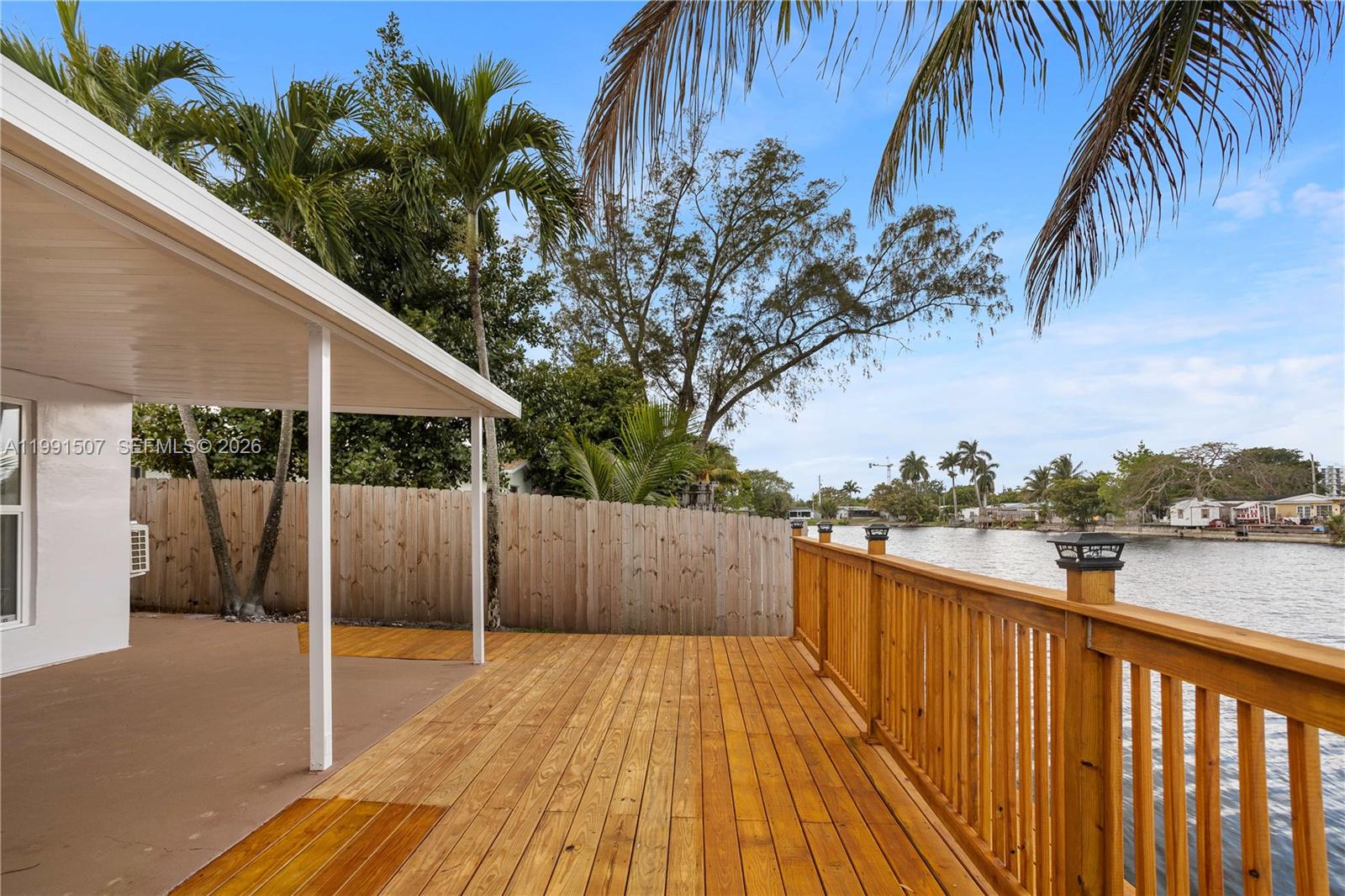 PLAYLAND ISLES - Residential