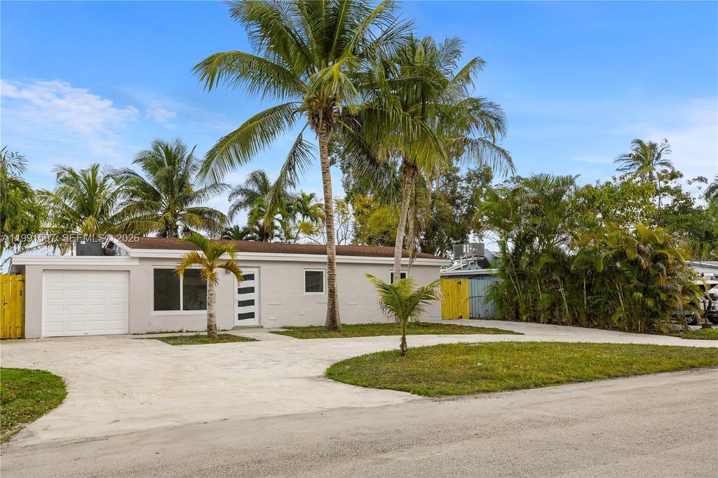 Photo of 4157 SW 49th Ct, Dania Beach, FL 33314 (MLS # A11991507)