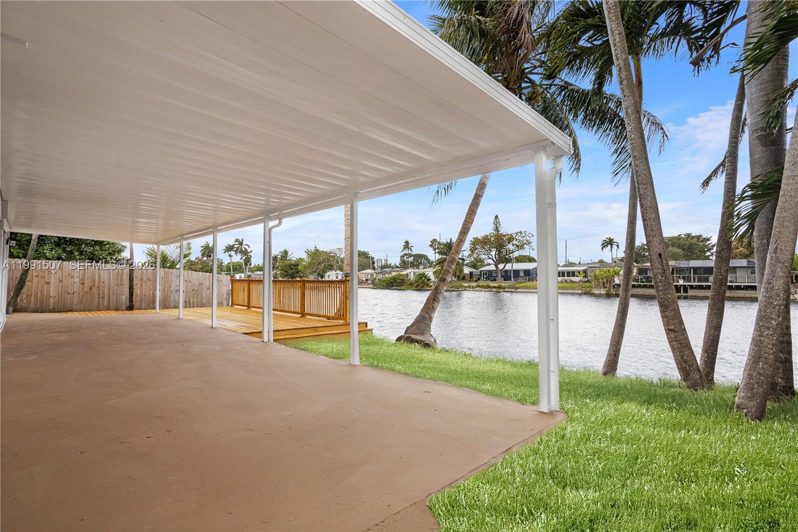 PLAYLAND ISLES - Residential