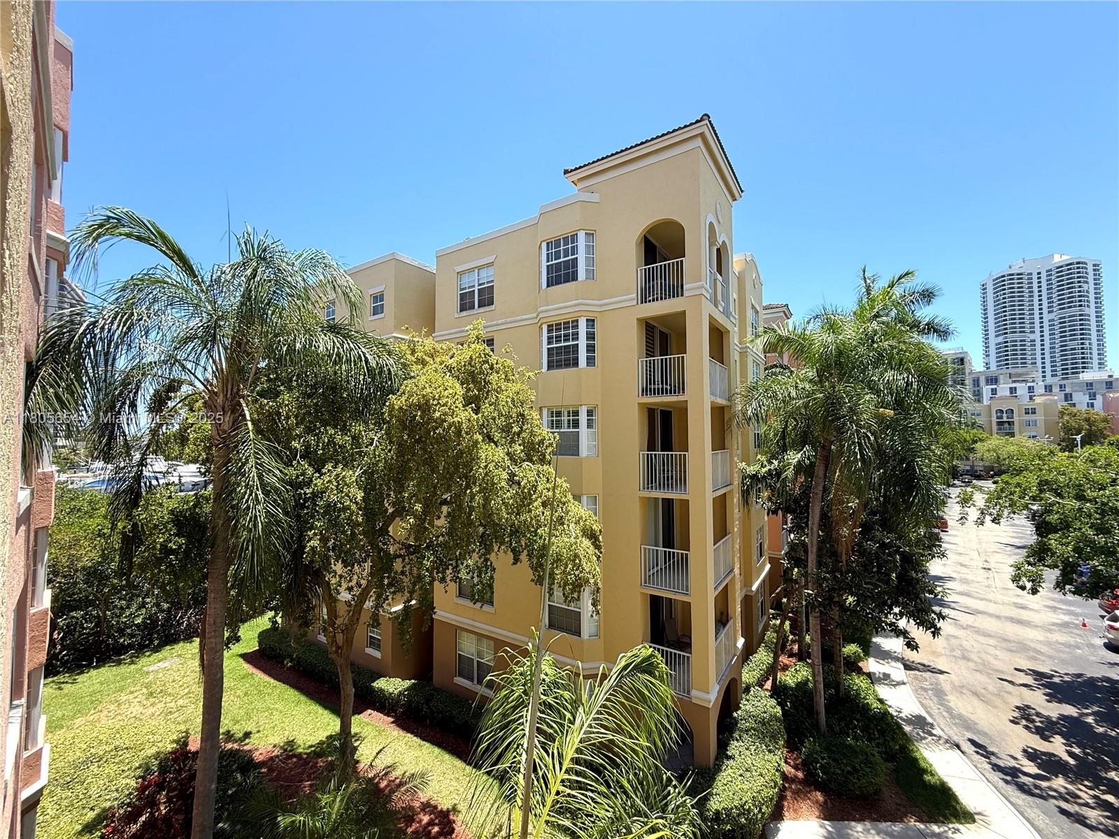 19701 E Country Club Dr 5405