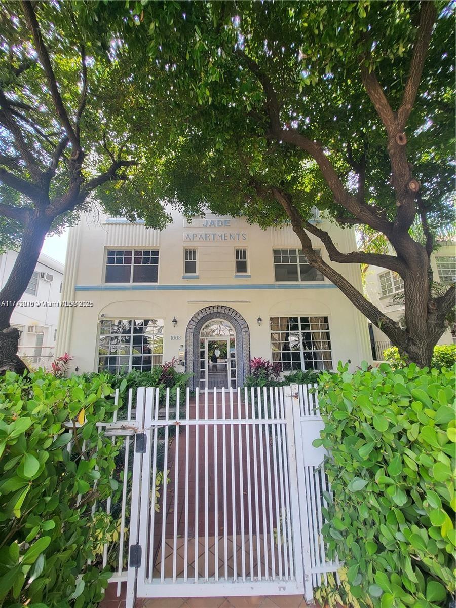 1008 Jefferson Ave 303, Miami Beach, Miami-Dade County, Florida - 2 Bedrooms  
1 Bathrooms - 