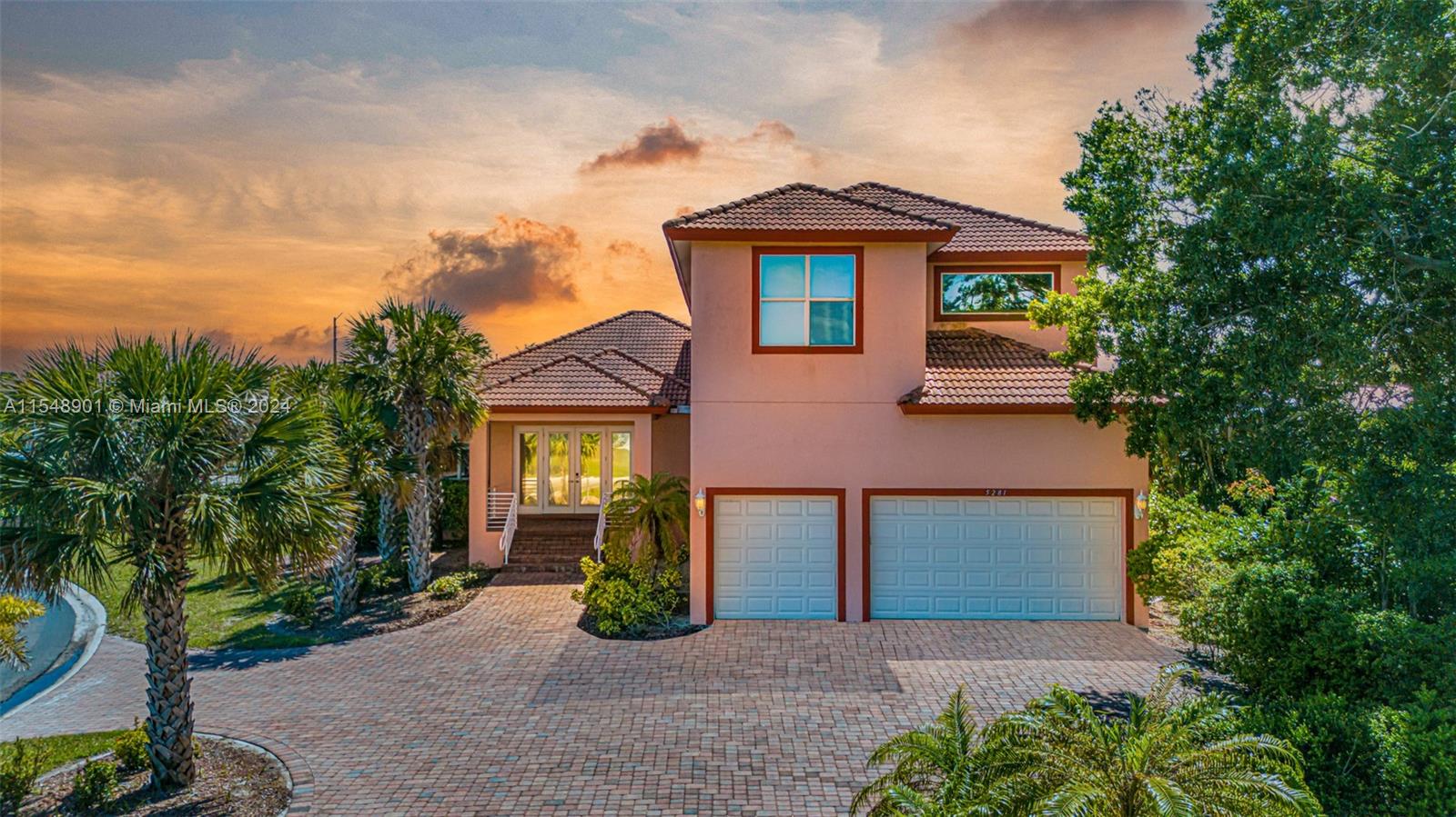Property for Sale at 5281 Harborage Dr, Fort Myers, Lee County, Florida - Bedrooms: 6 
Bathrooms: 6  - $1,898,000