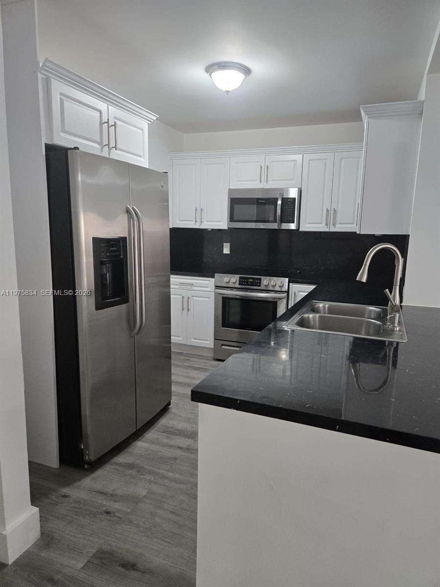 LAGO DEL REY CONDO #2 - Residential