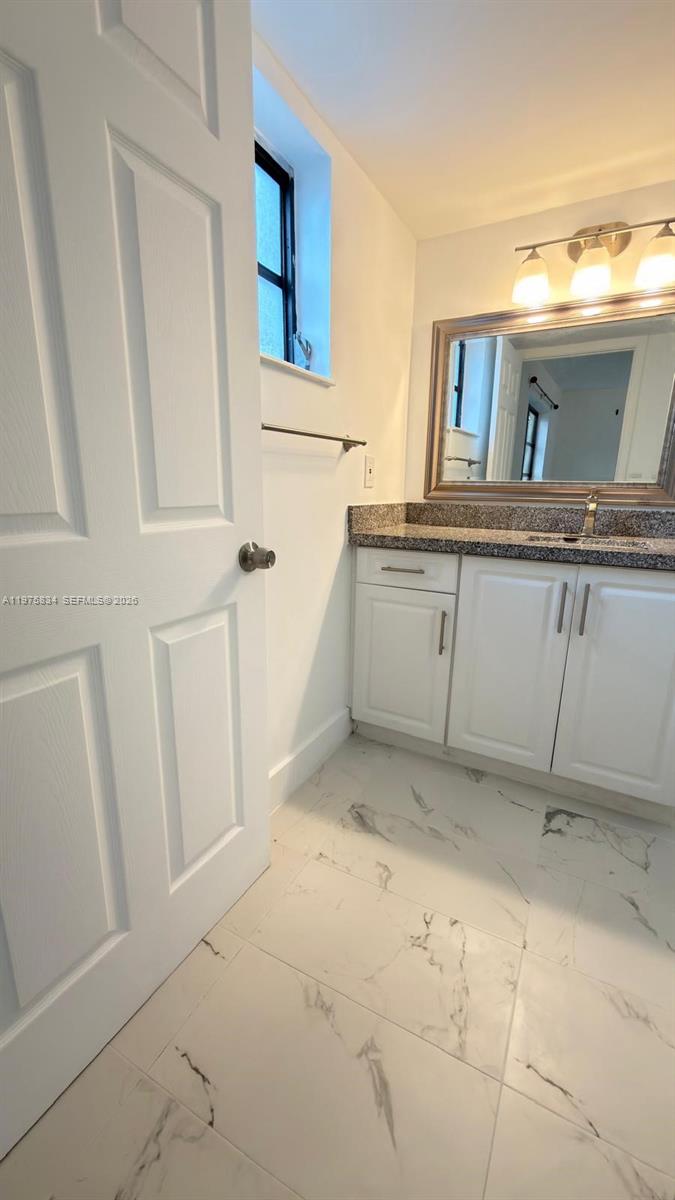 LAGO DEL REY CONDO #2 - Residential