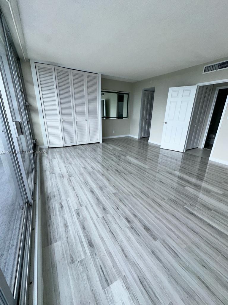 HOME TOWER CONDO - Residential