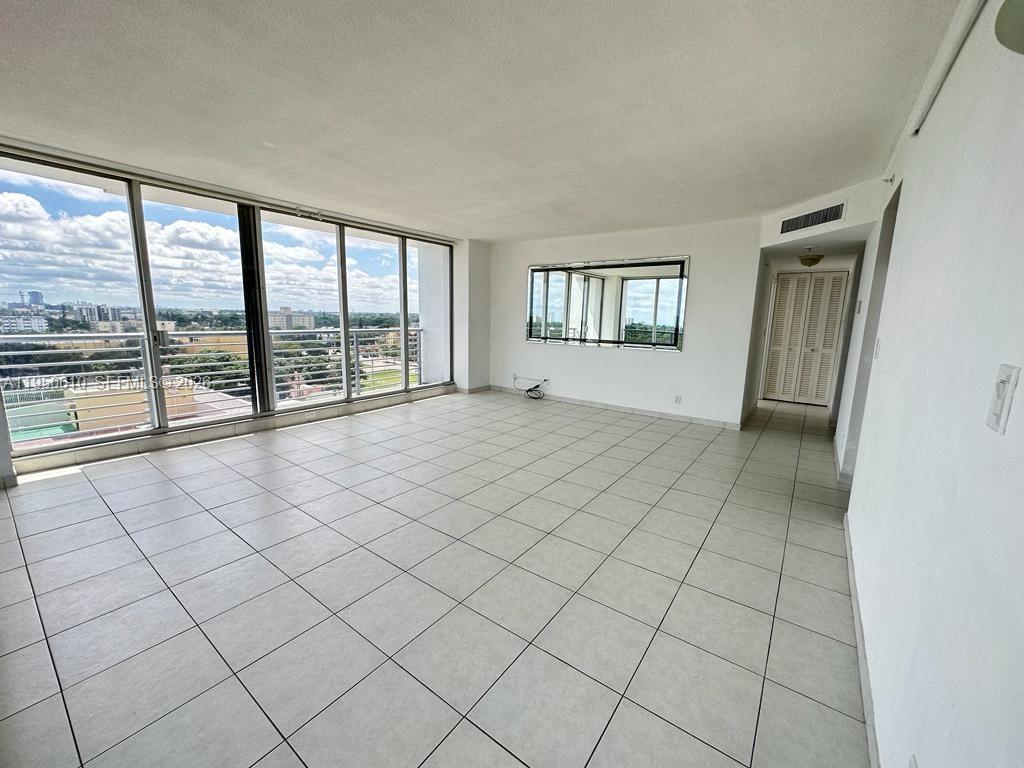 HOME TOWER CONDO - Residential