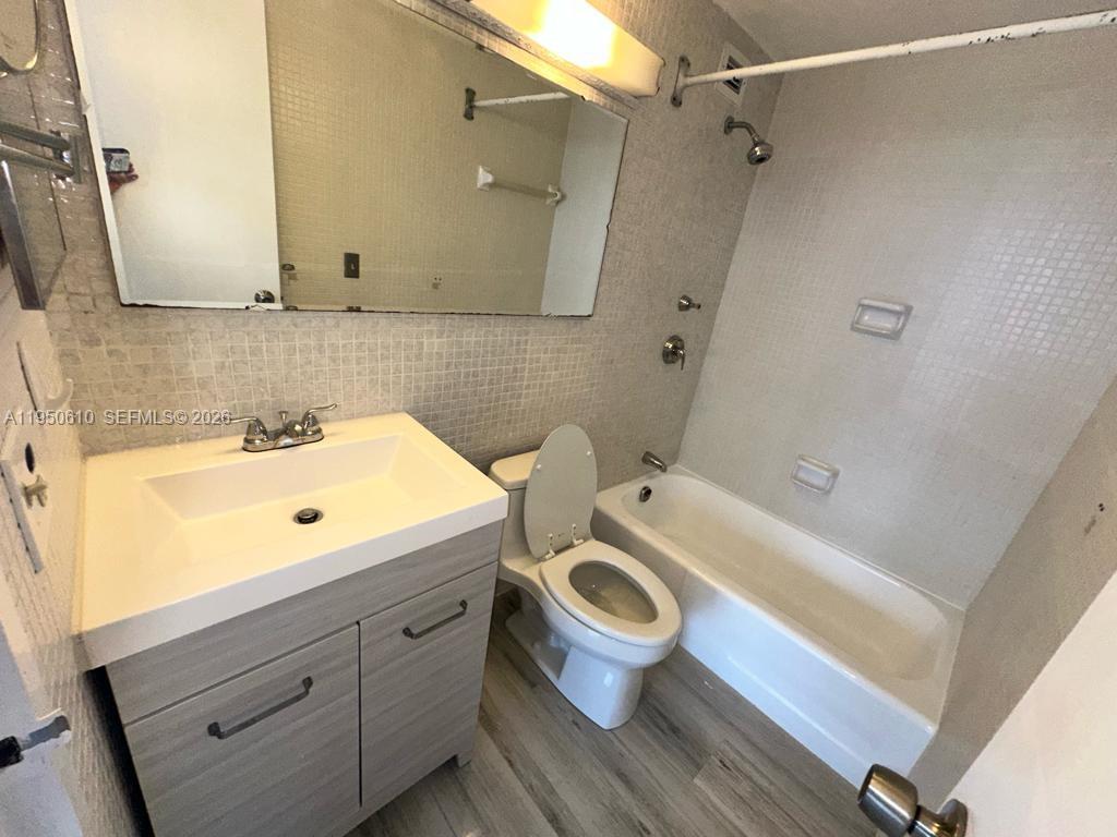 HOME TOWER CONDO - Residential