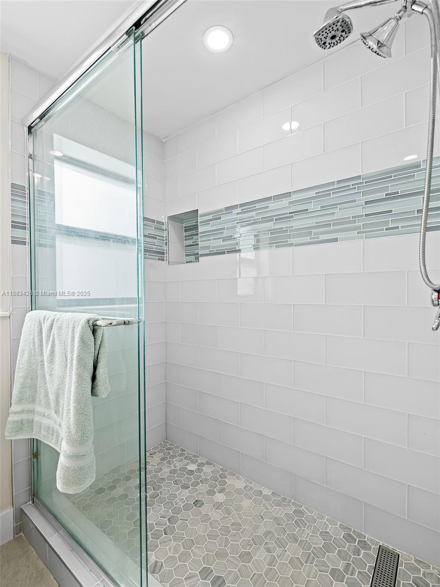 COLEE HAMMOCK - Residential Lease