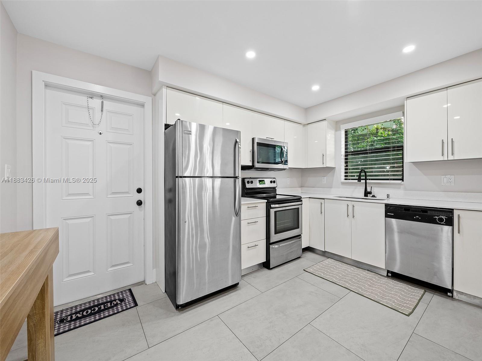 COLEE HAMMOCK - Residential Lease