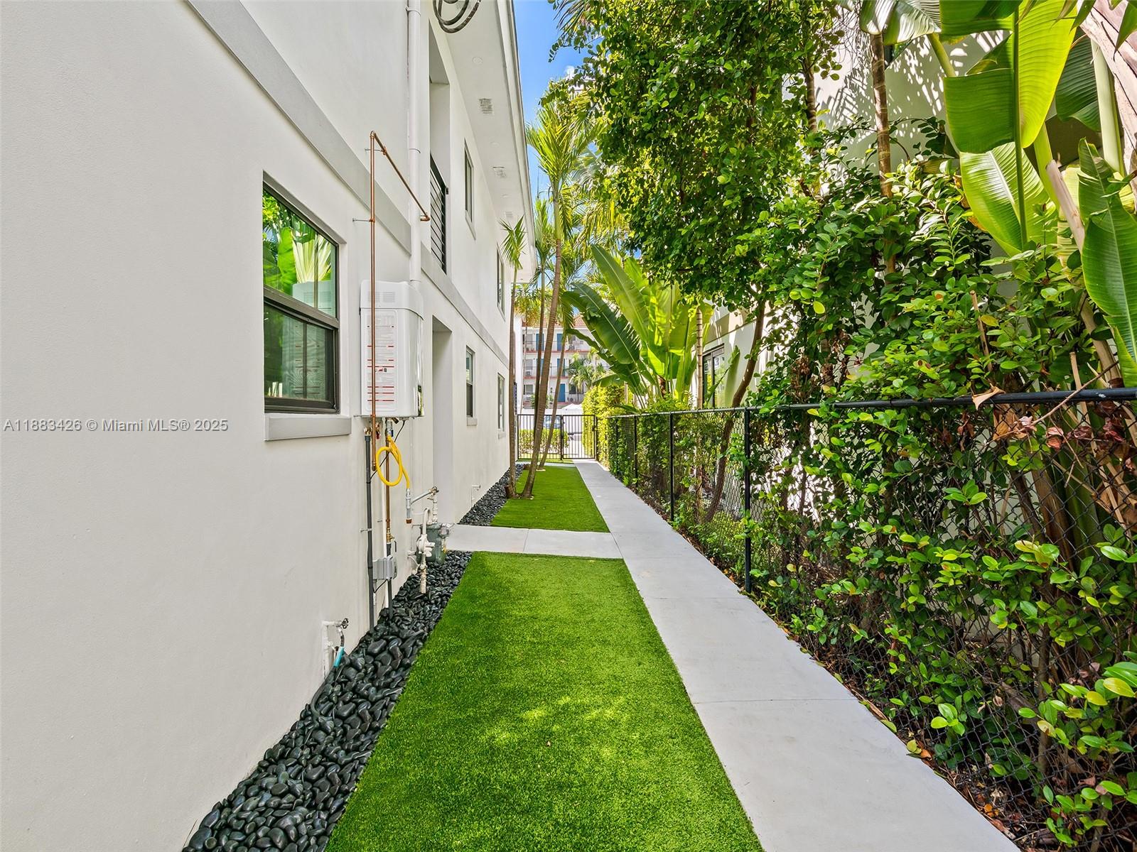 COLEE HAMMOCK - Residential Lease