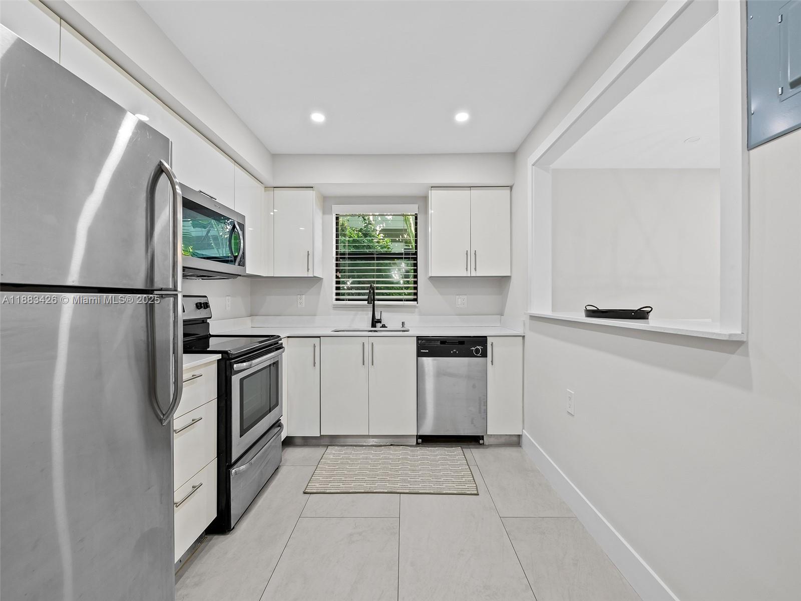 COLEE HAMMOCK - Residential Lease