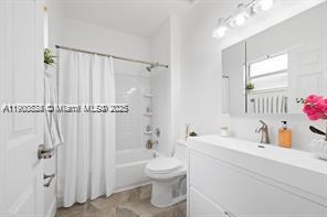 EMERALD COURTS - OPAL CRE - Residential Lease