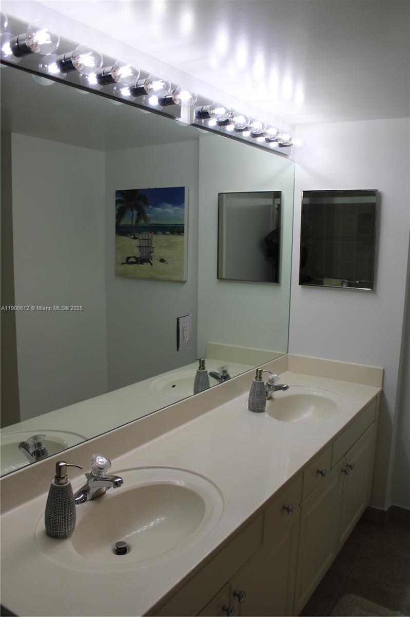 SHERIDAN BEACH CLUB CONDO - Residential Lease