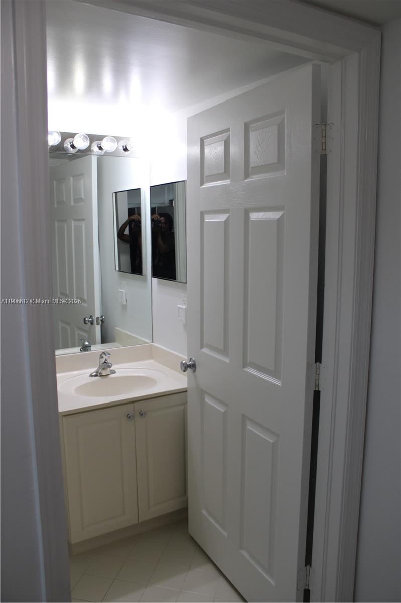 SHERIDAN BEACH CLUB CONDO - Residential Lease