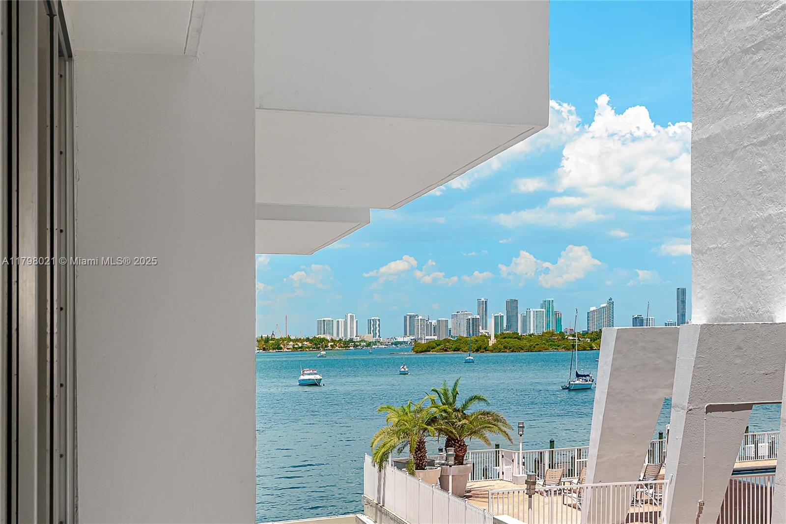 1200 West Ave 209, Miami Beach, Miami-Dade County, Florida - 1 Bedrooms  
1 Bathrooms - 