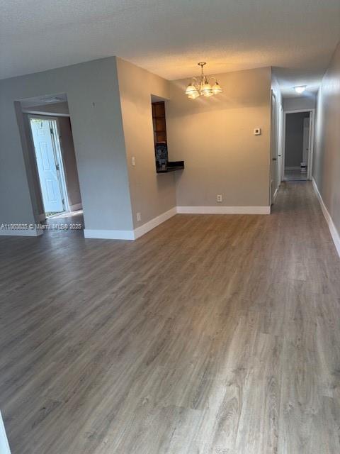 Spacious 2-Bed, 2-Bath Rental in a Prime Location!
Enjoy this beautifully updated 2-bedroom, 2-bath home featuring granite countertops, new luxury vinyl flooring, and stainless steel appliances. The open-concept living and dining area is perfect for relaxing & entertaining. Both bedrooms are generously sized and complemented by two full bathrooms.
Additional perks include:
Two private parking spaces
Shared patio area for outdoor enjoyment
Vacant and easy to show!
Located in a central, family-friendly neighborhood with excellent schools, this home is just minutes from the Turnpike and offers plenty of nearby family amenities, including Hampton Pines Park and the popular splash pad at Waters Edge Park. Perfect for families seeking convenience, comfort, and a great community vibe!