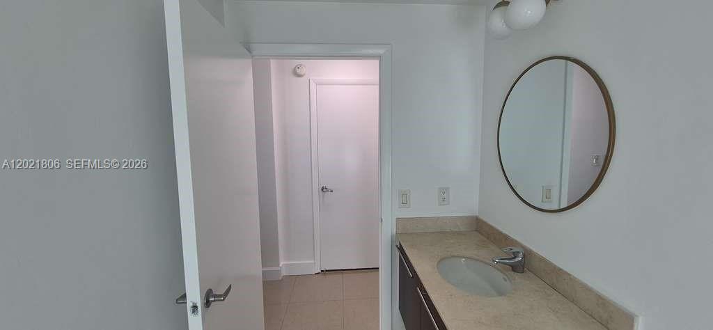 1900 N Bayshore Dr 1610