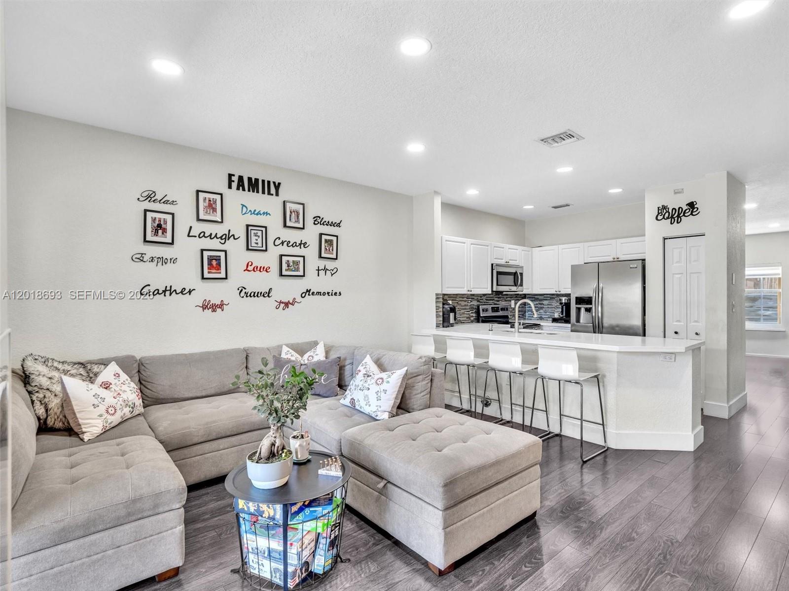 LAS BRISAS AT DORAL CONDO - Residential