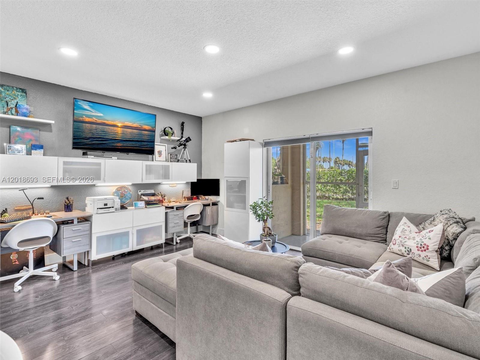 LAS BRISAS AT DORAL CONDO - Residential