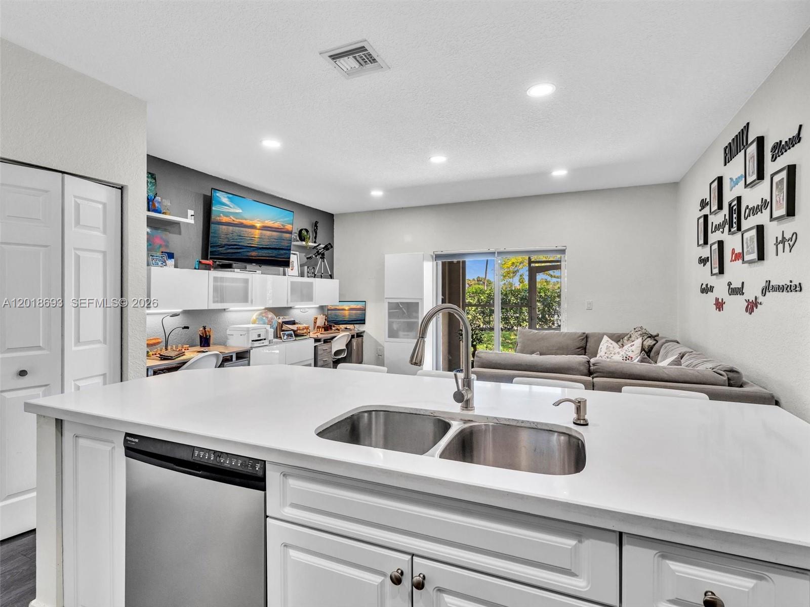 LAS BRISAS AT DORAL CONDO - Residential