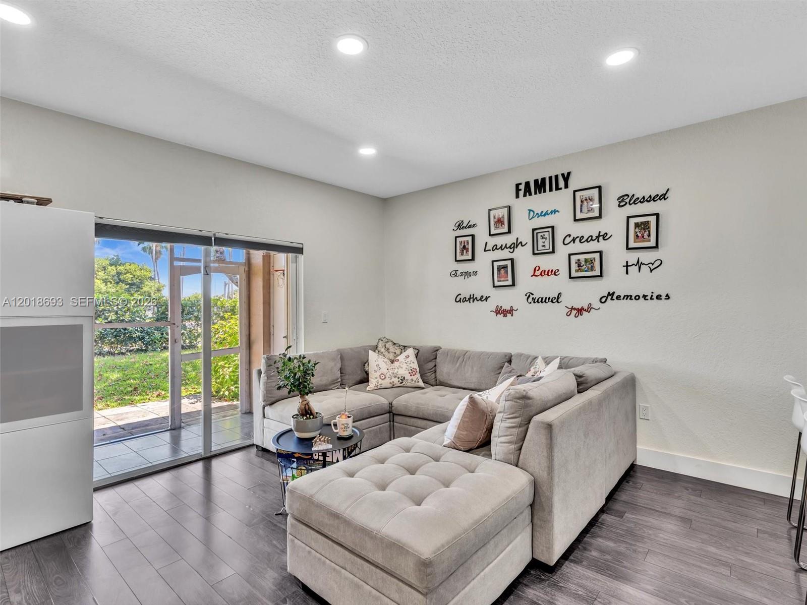 LAS BRISAS AT DORAL CONDO - Residential