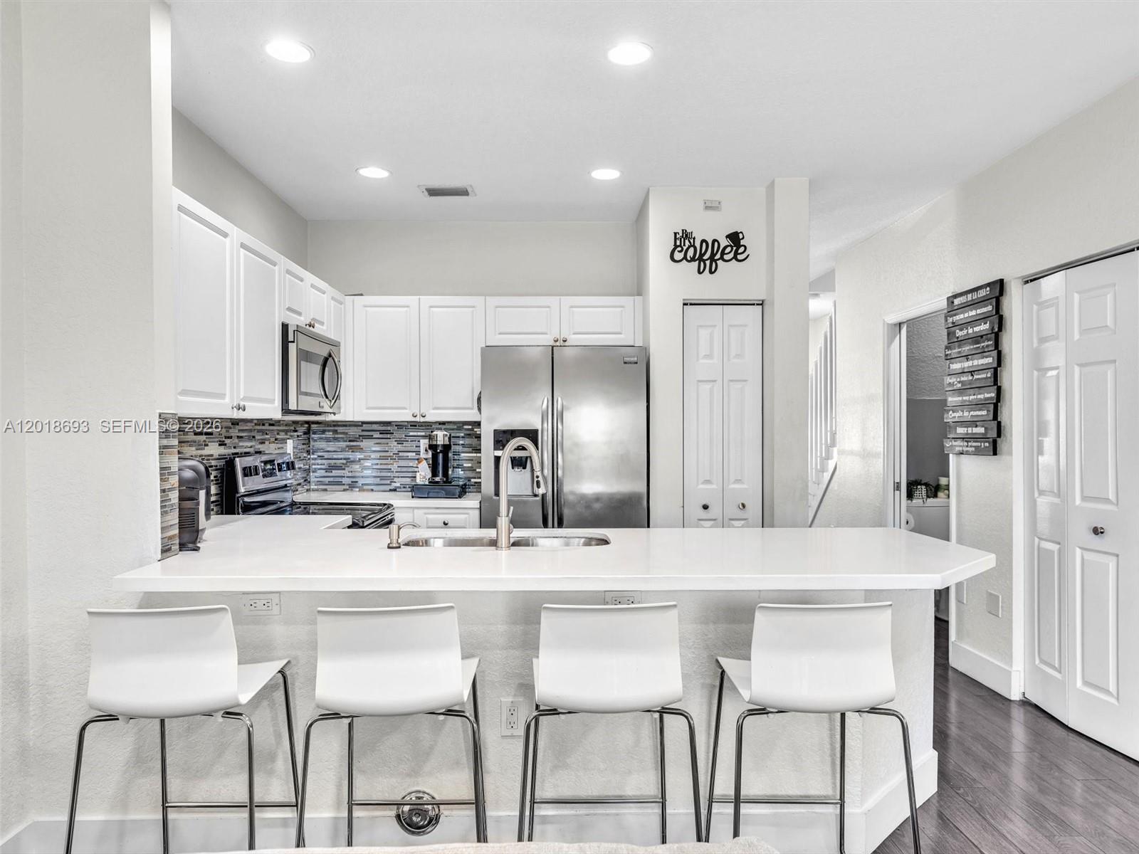 LAS BRISAS AT DORAL CONDO - Residential