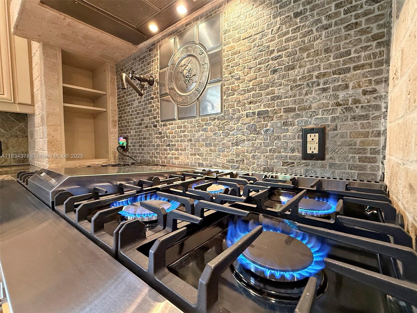 C GABLES GRANADA SEC REV - Residential