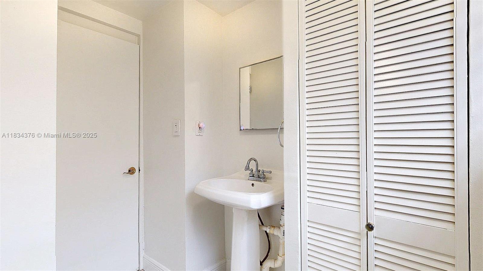 C GABLES GRANADA SEC REV - Residential