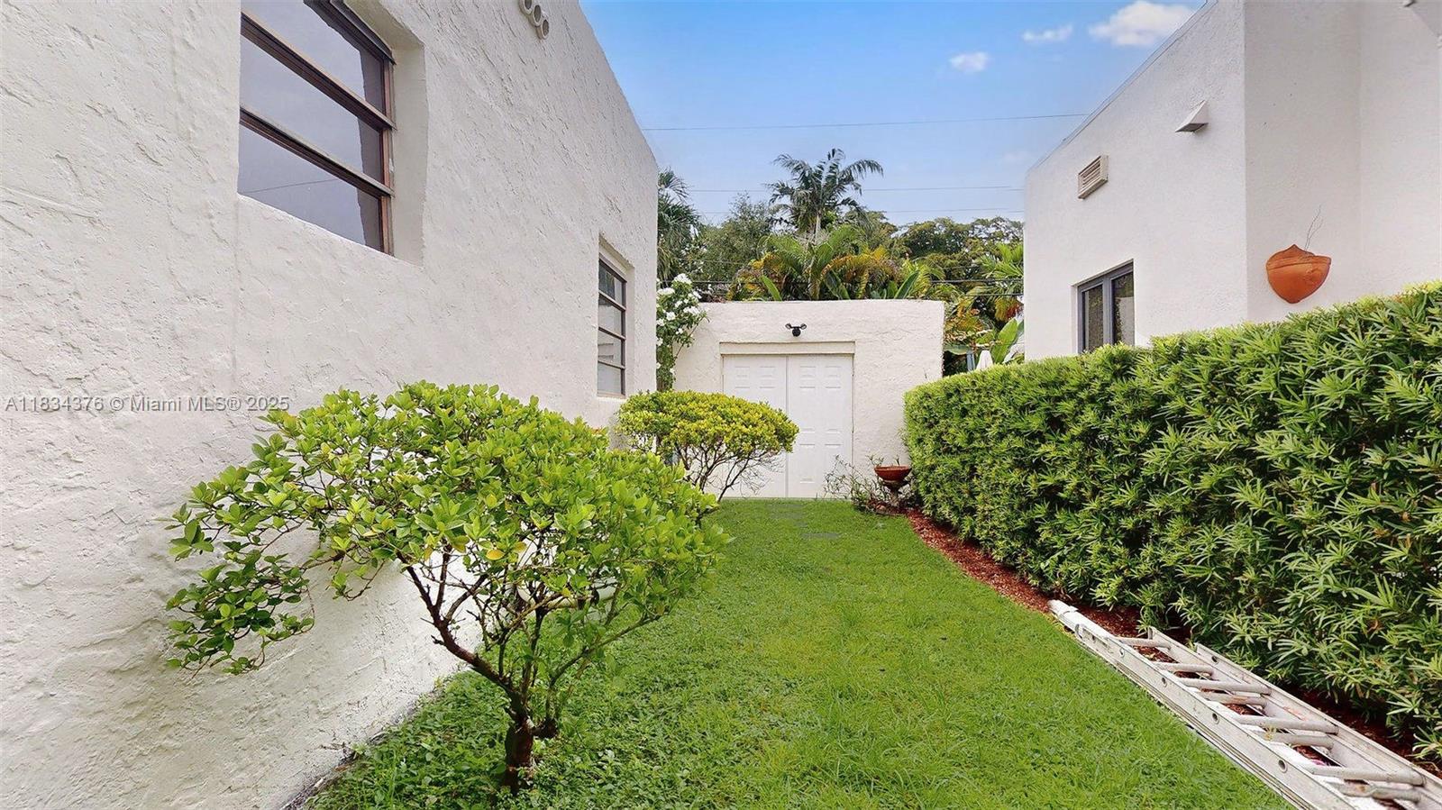 C GABLES GRANADA SEC REV - Residential