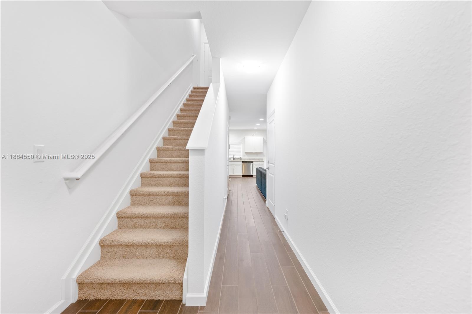 CRICKET CLUB - Residential Lease