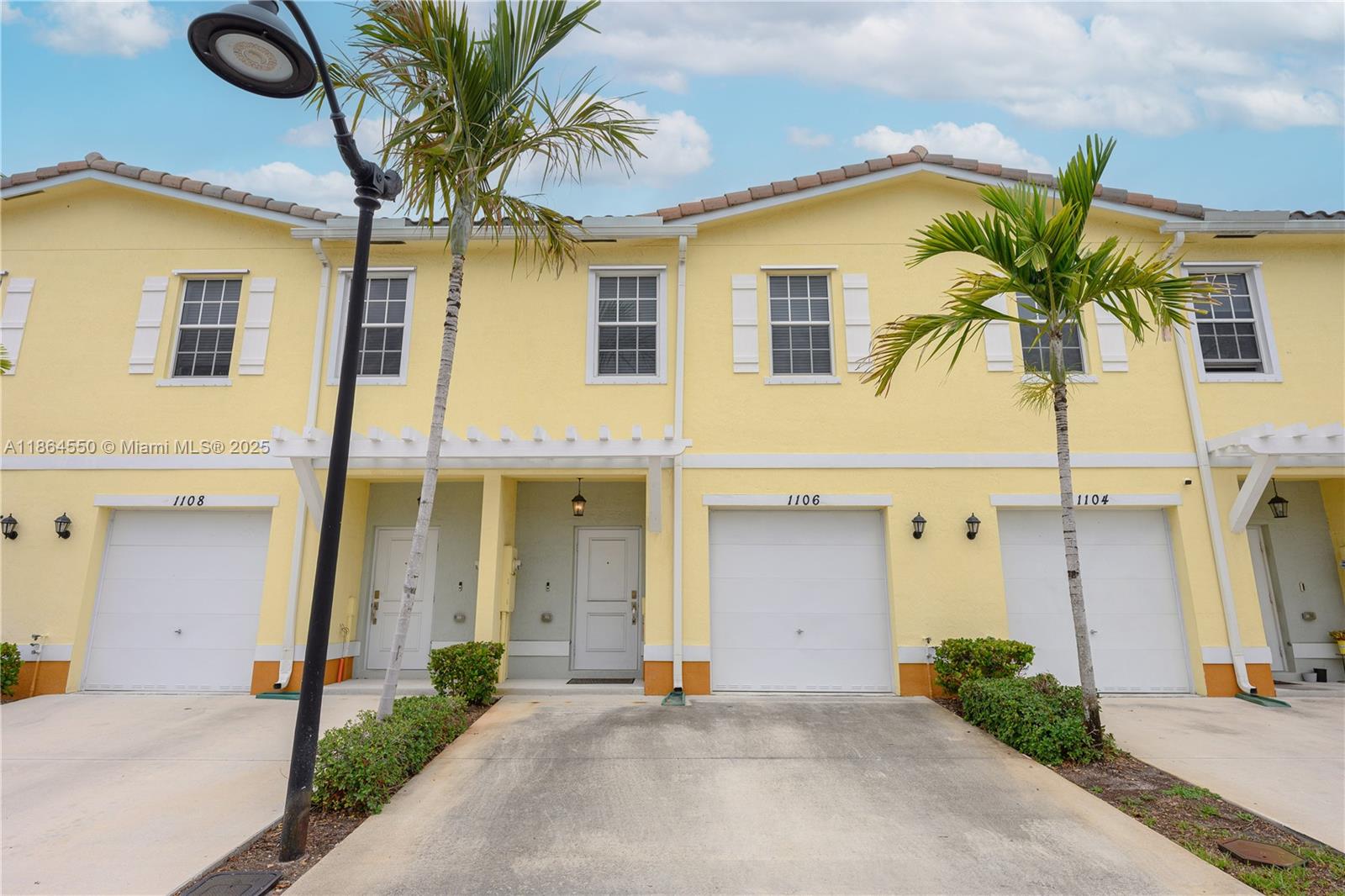 Spacious townhouse 3 bedrooms + 2 full Bathrooms + half bathroom downstairs. Large master bedroom with walk in closet .Open layout, stainless steel appliances, Quartz countertop, modern kitchen. Washer and Dryer and one car garage, gated community, club house with pool area. Beautiful community with excellent location. Waking distance to shopping centers, highways and parks .