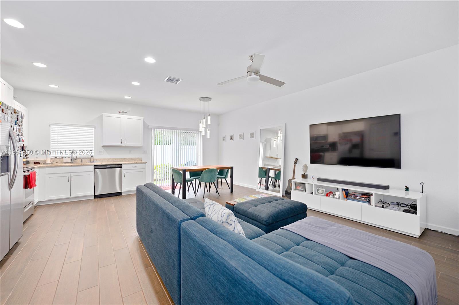 CRICKET CLUB - Residential Lease