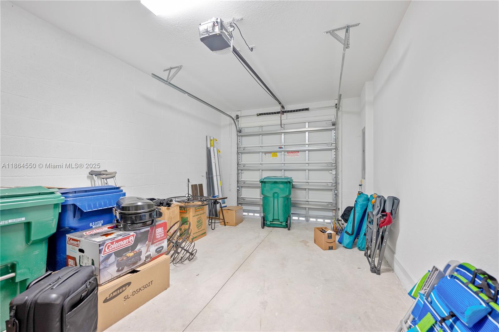 CRICKET CLUB - Residential Lease