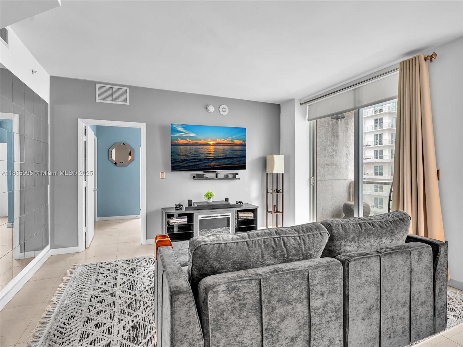 253 NE 2nd St 2208