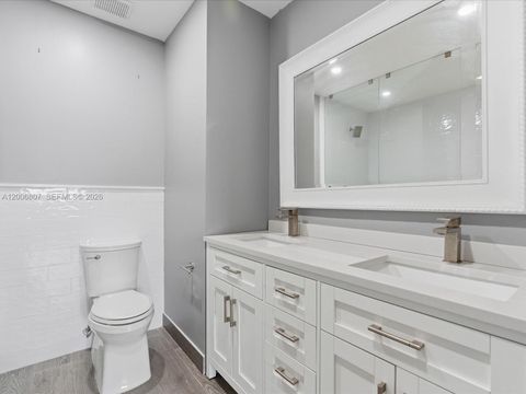 Tiny photo for 5982 SW 162nd Ct, Miami, FL 33193 (MLS # A12006807)