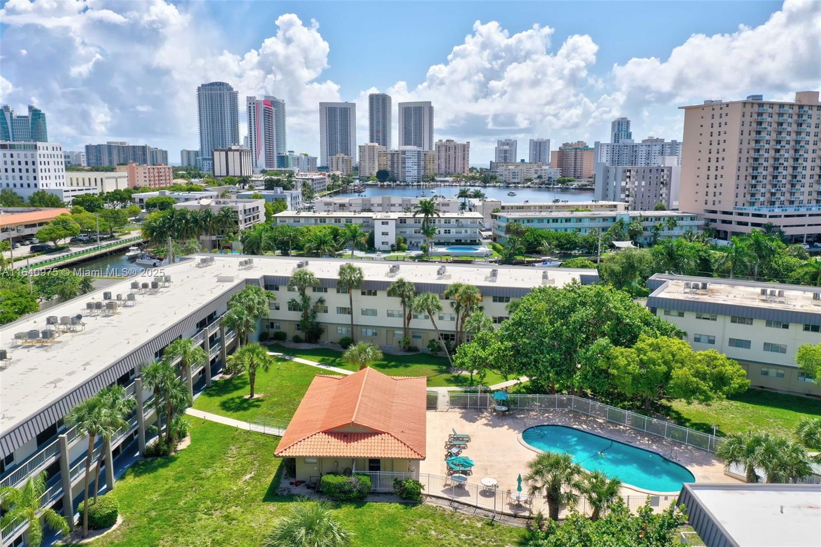PARADISE BY THE SEA CONDO - Residential