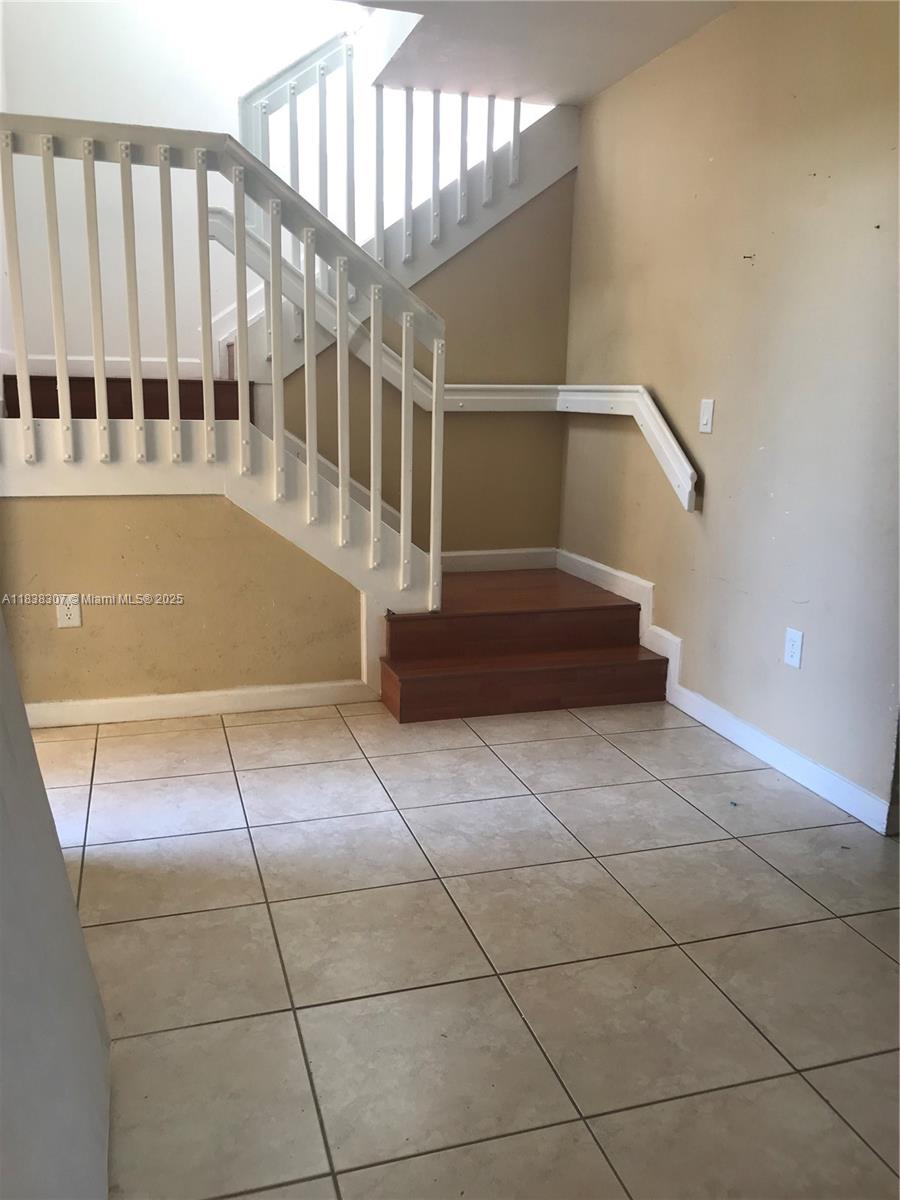 1655 NE 33rd Rd 111-4